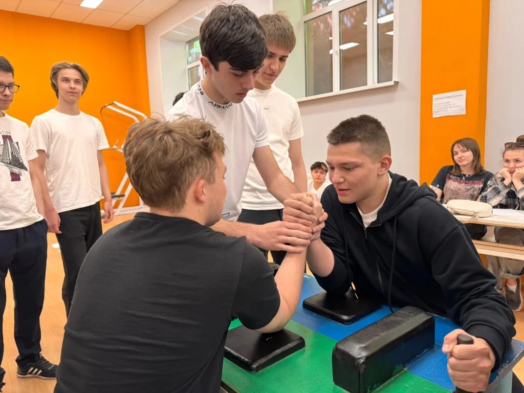 Армрестлинг в колледже: результаты и победители турнира!