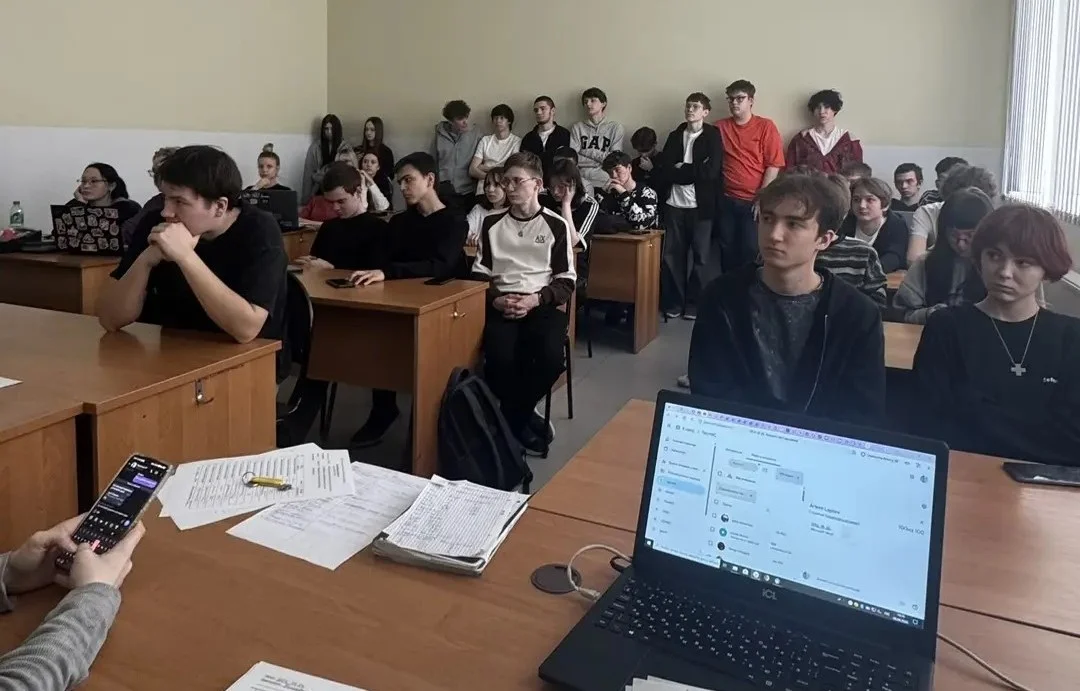 Классные часы " Жизнь без наркотиков!"